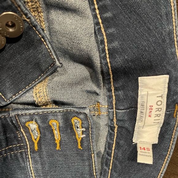 Torrid Denim Jegging - Picture 2 of 3